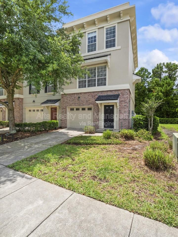 4472 Congressional Dr - Photo 6 of 50