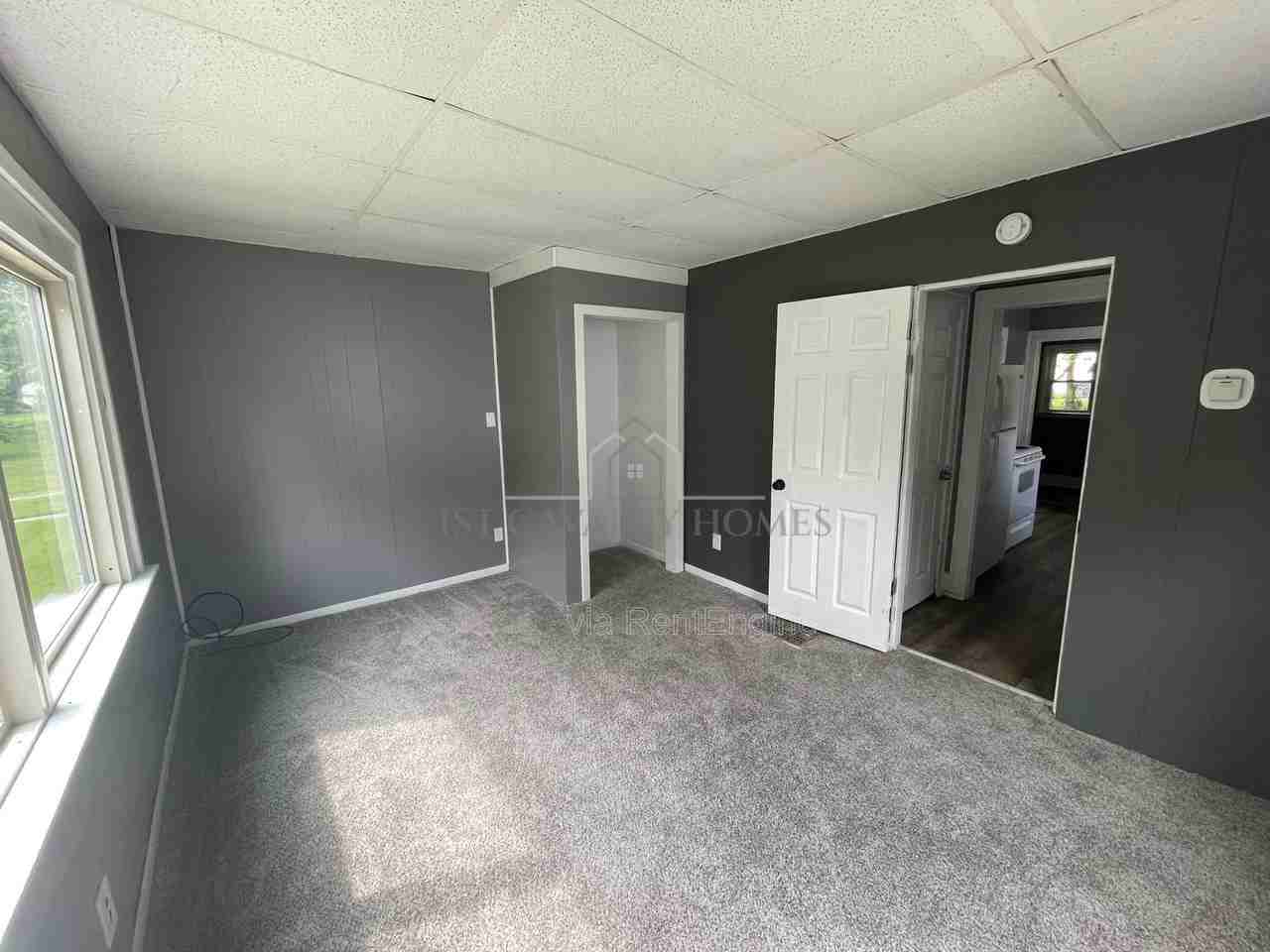 730 Noble Ave - Photo 2 of 14