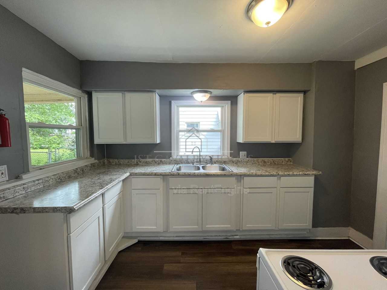 730 Noble Ave - Photo 5 of 14