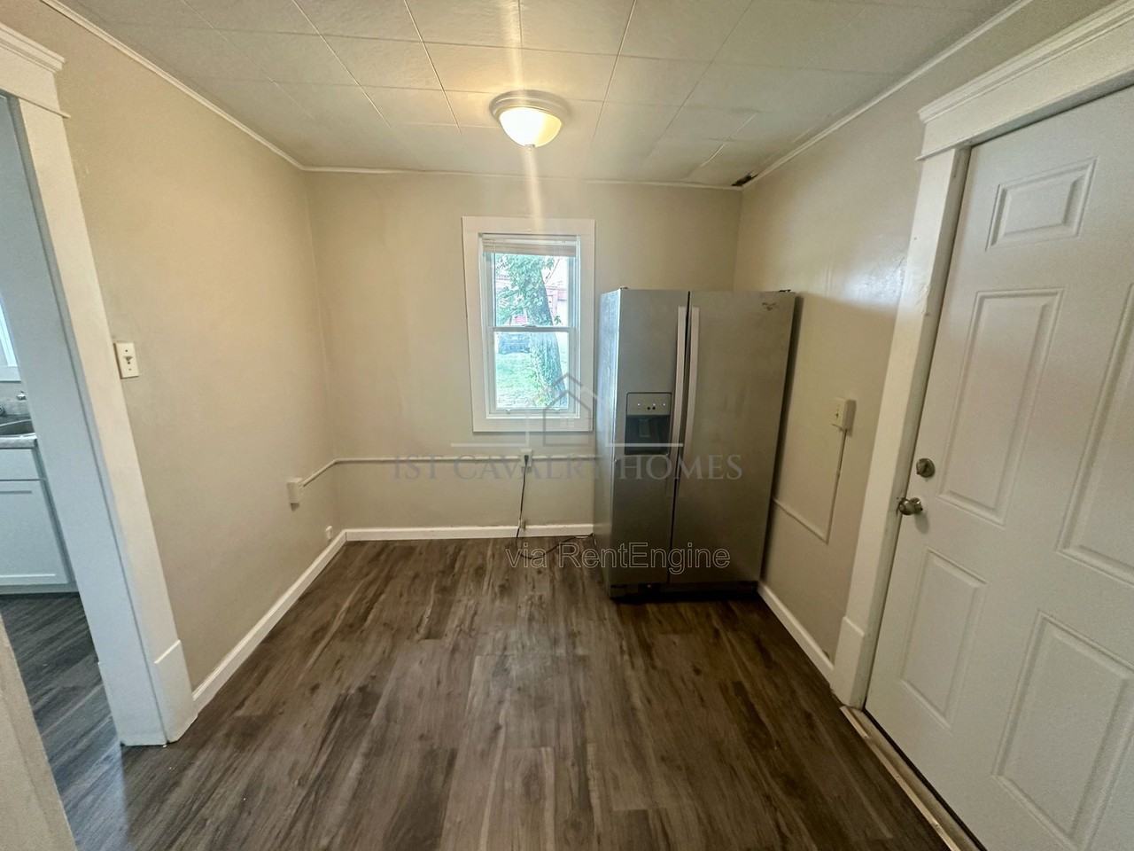 555 Lumiere St - Photo 3 of 12