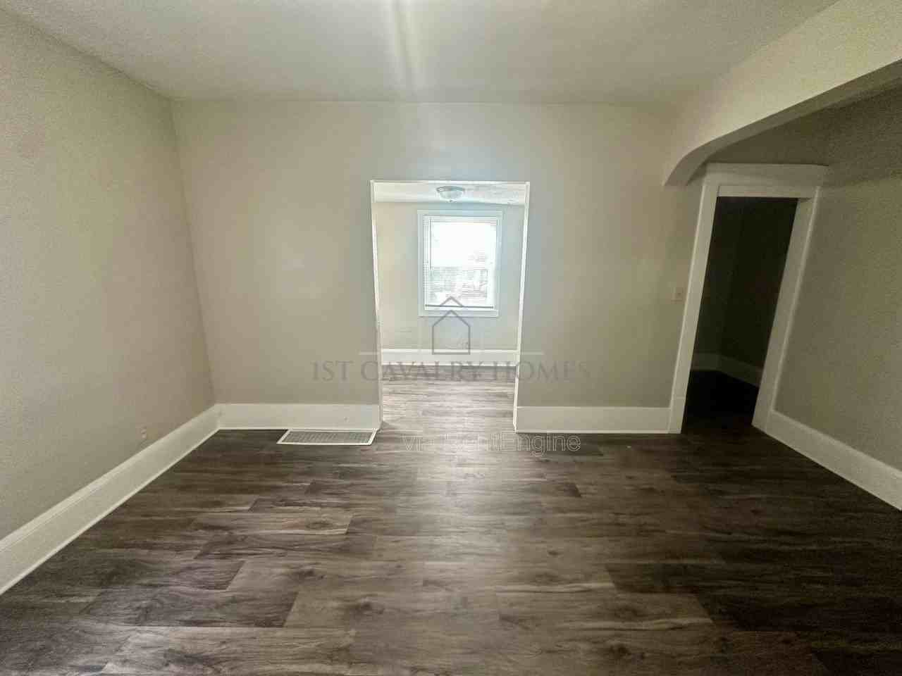 555 Lumiere St - Photo 6 of 12