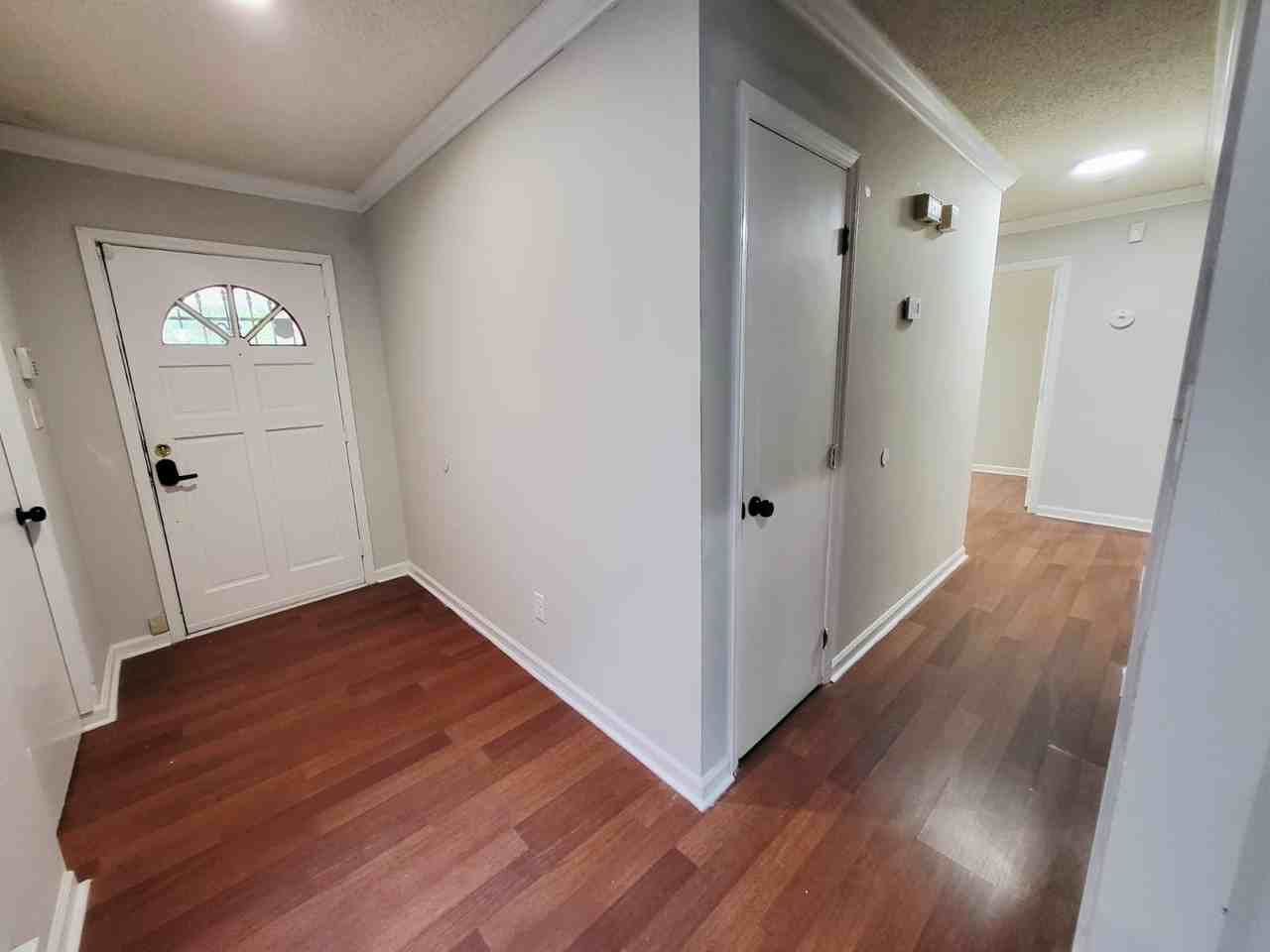 4715 Cricklewood Ln - Photo 4 of 37