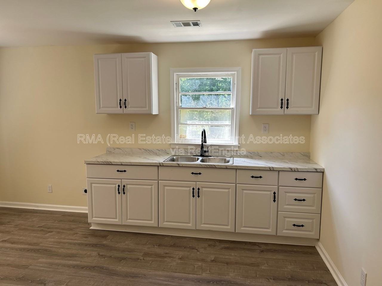 716 Ray St - Photo 3 of 6