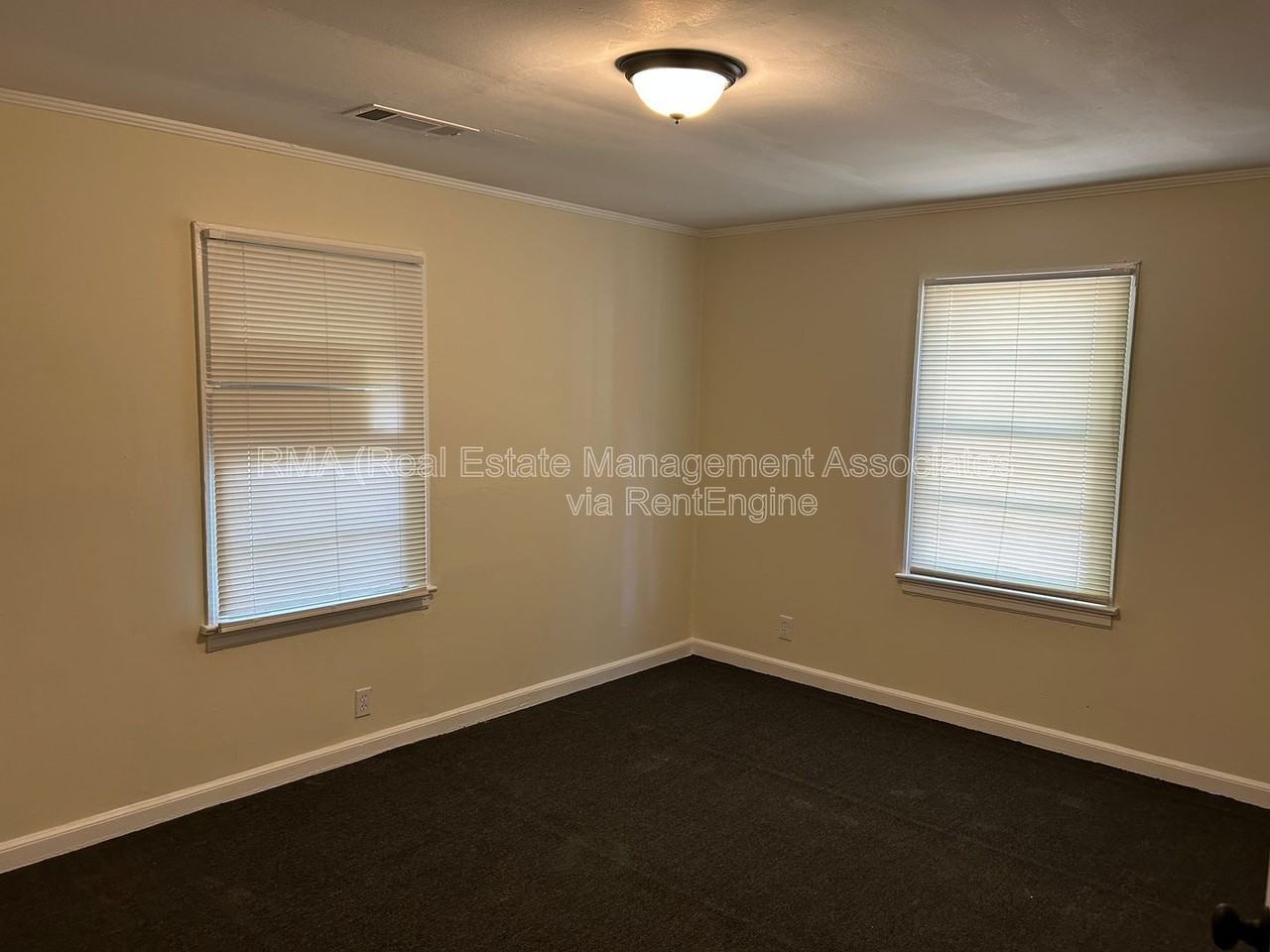 716 Ray St - Photo 4 of 6