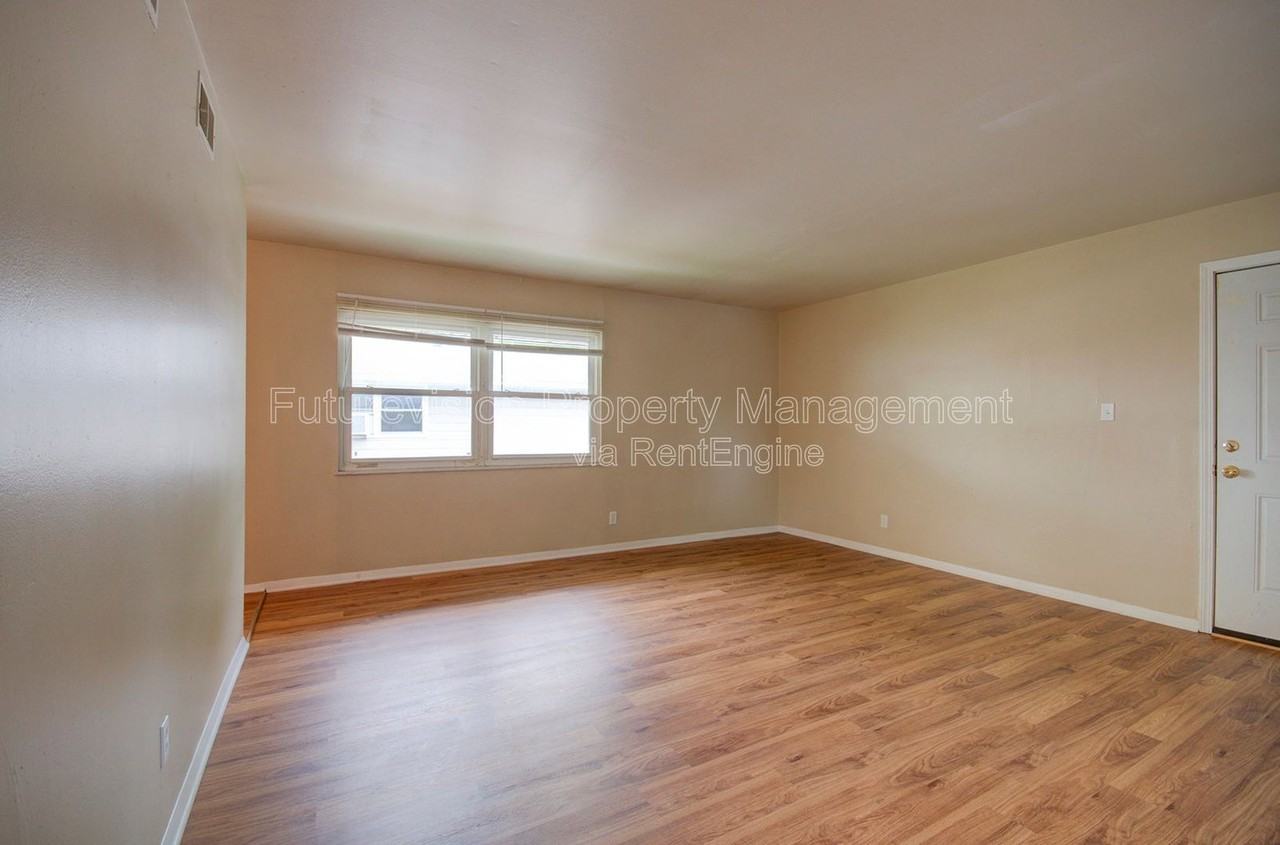 1315 Argo Ln #4 - Photo 5 of 13