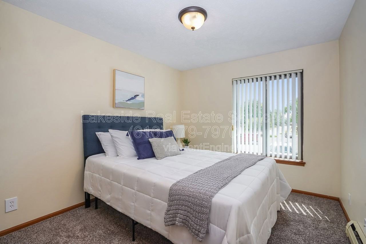 3428 Wallace Ct Sw #4 - Photo 2 of 36