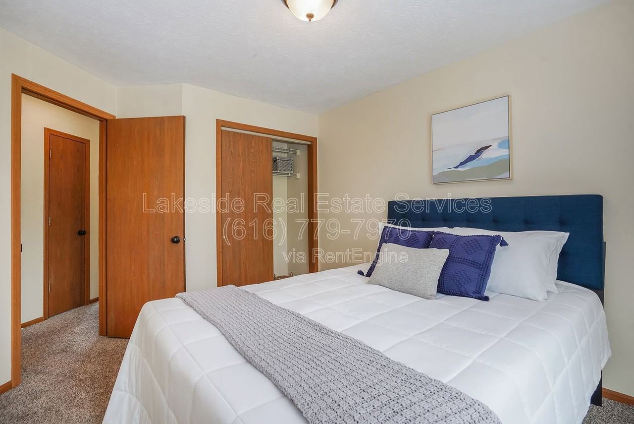 3428 Wallace Ct Sw #4 - Photo 4 of 36