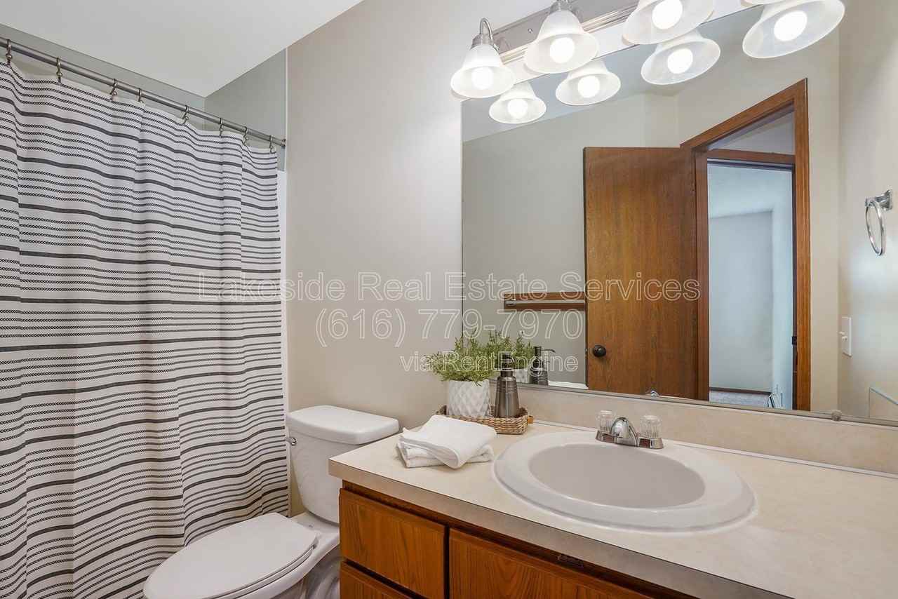 3428 Wallace Ct Sw #4 - Photo 6 of 36