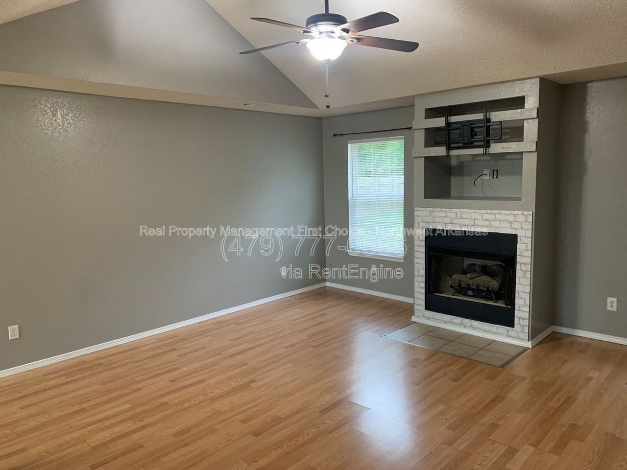 509 E Pinion St - Photo 3 of 17