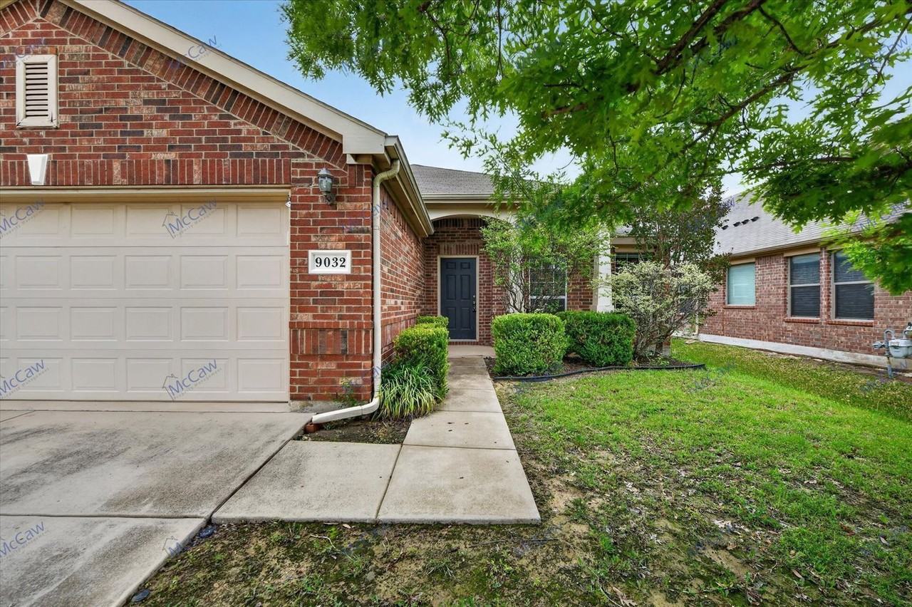 9032 Heartwood Dr - Photo 2 of 27