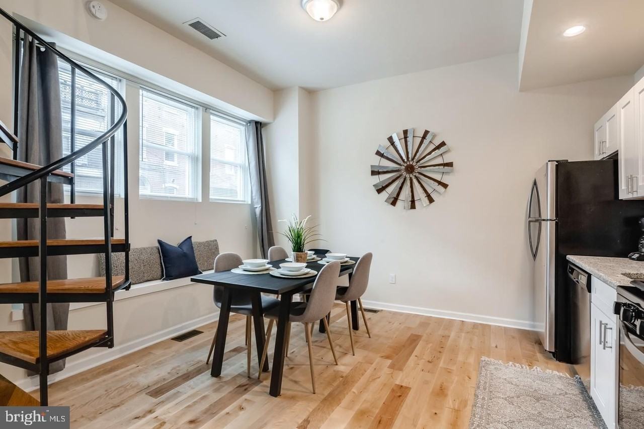 2061 Kater St #B - Photo 5 of 21