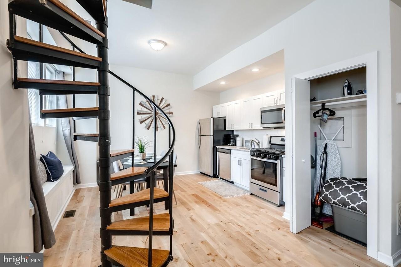 2061 Kater St #B - Photo 7 of 21