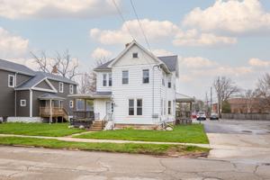 featured image of 189 E Merrill Ave