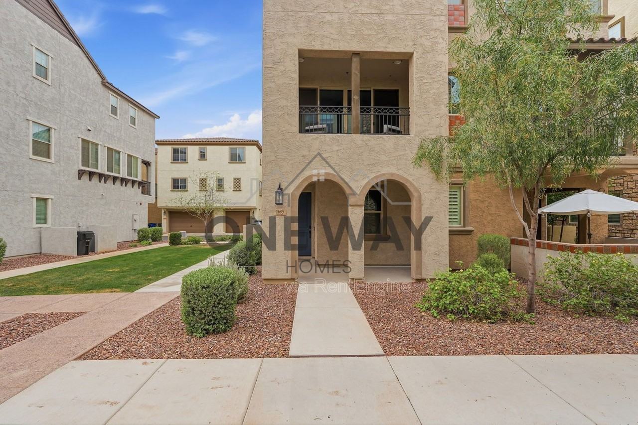 1685 E Chelsea Ln - Photo 2 of 36