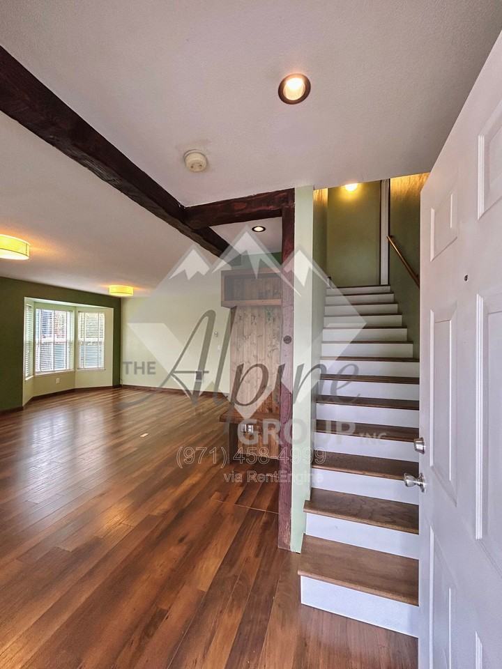 5238 Ne 14th Pl - Photo 2 of 4