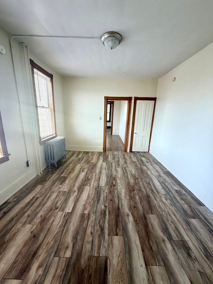 500 Windsor St #1 - Photo 4 of 12