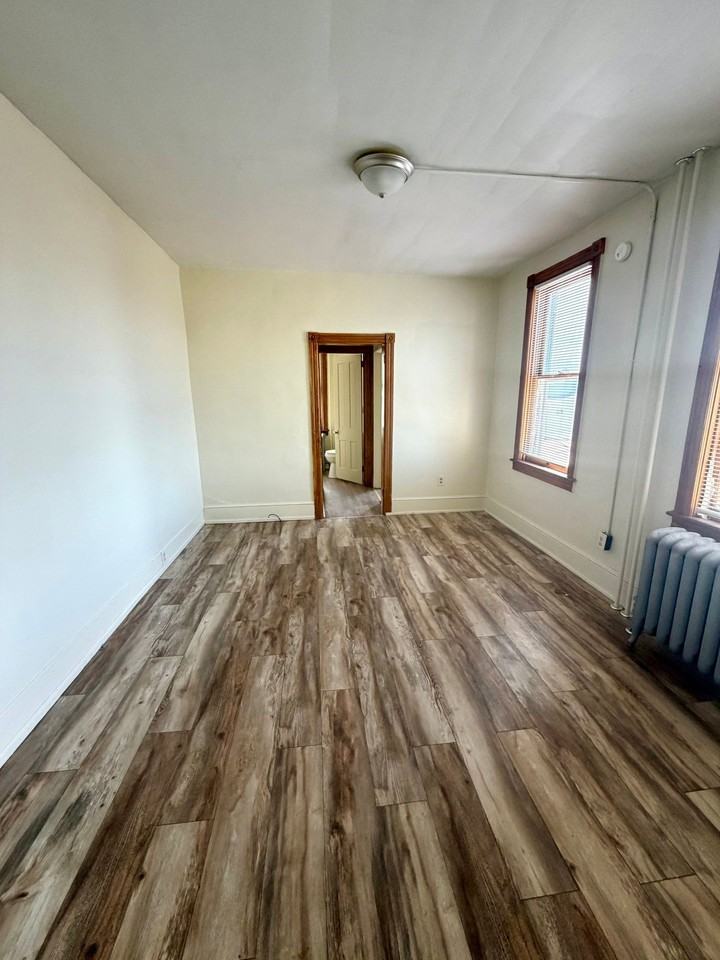 500 Windsor St #1 - Photo 5 of 12