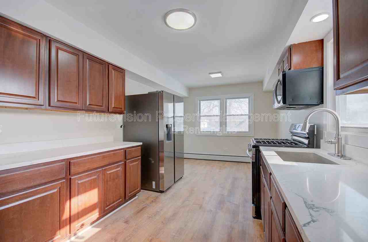 18634 Bernadine St - Photo 6 of 19