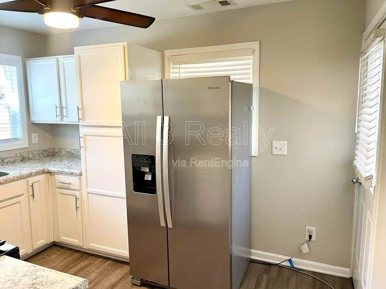 2626 Blount St - Photo 7 of 18