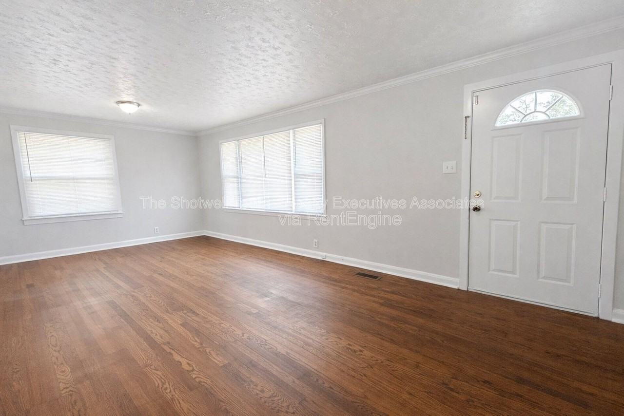 5705 Davida Rd - Photo 2 of 9