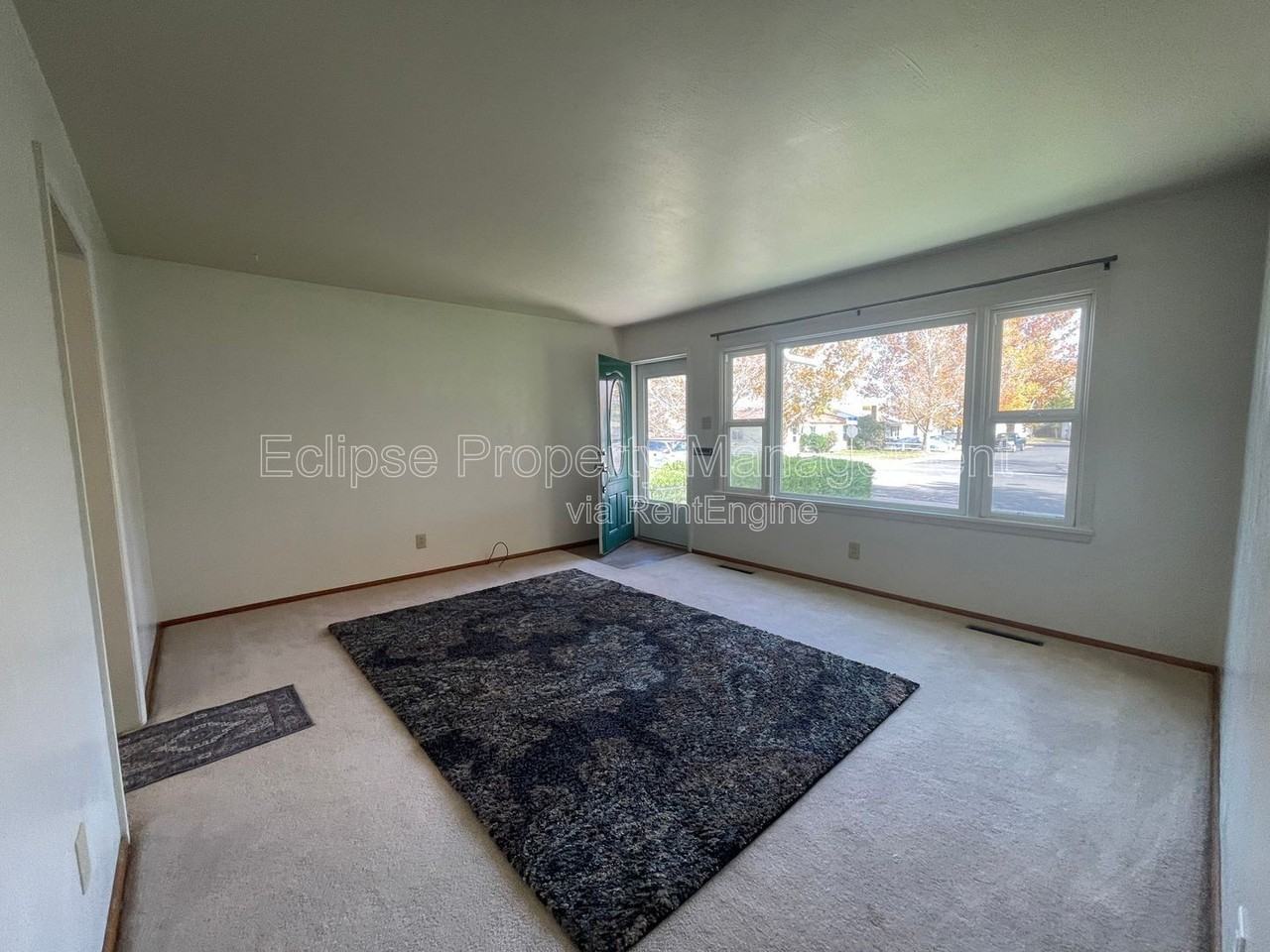 447 N 19th St - Photo 3 of 25