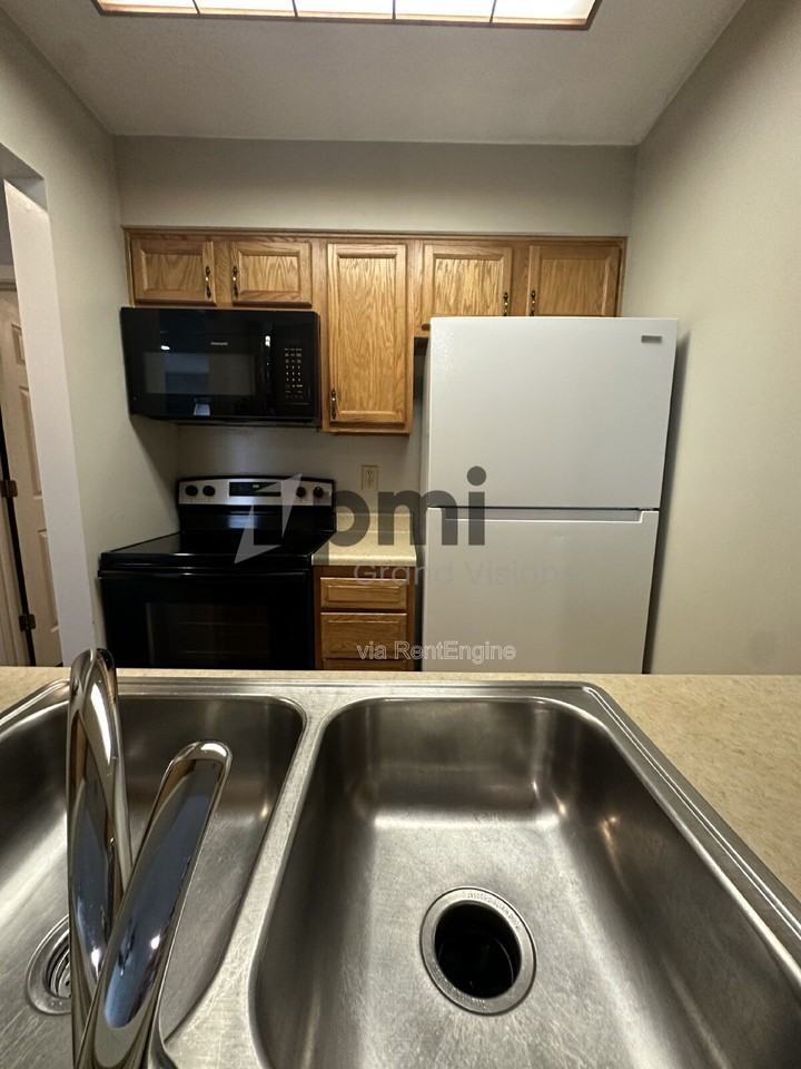 1308 Arthur Ave #4 - Photo 2 of 20