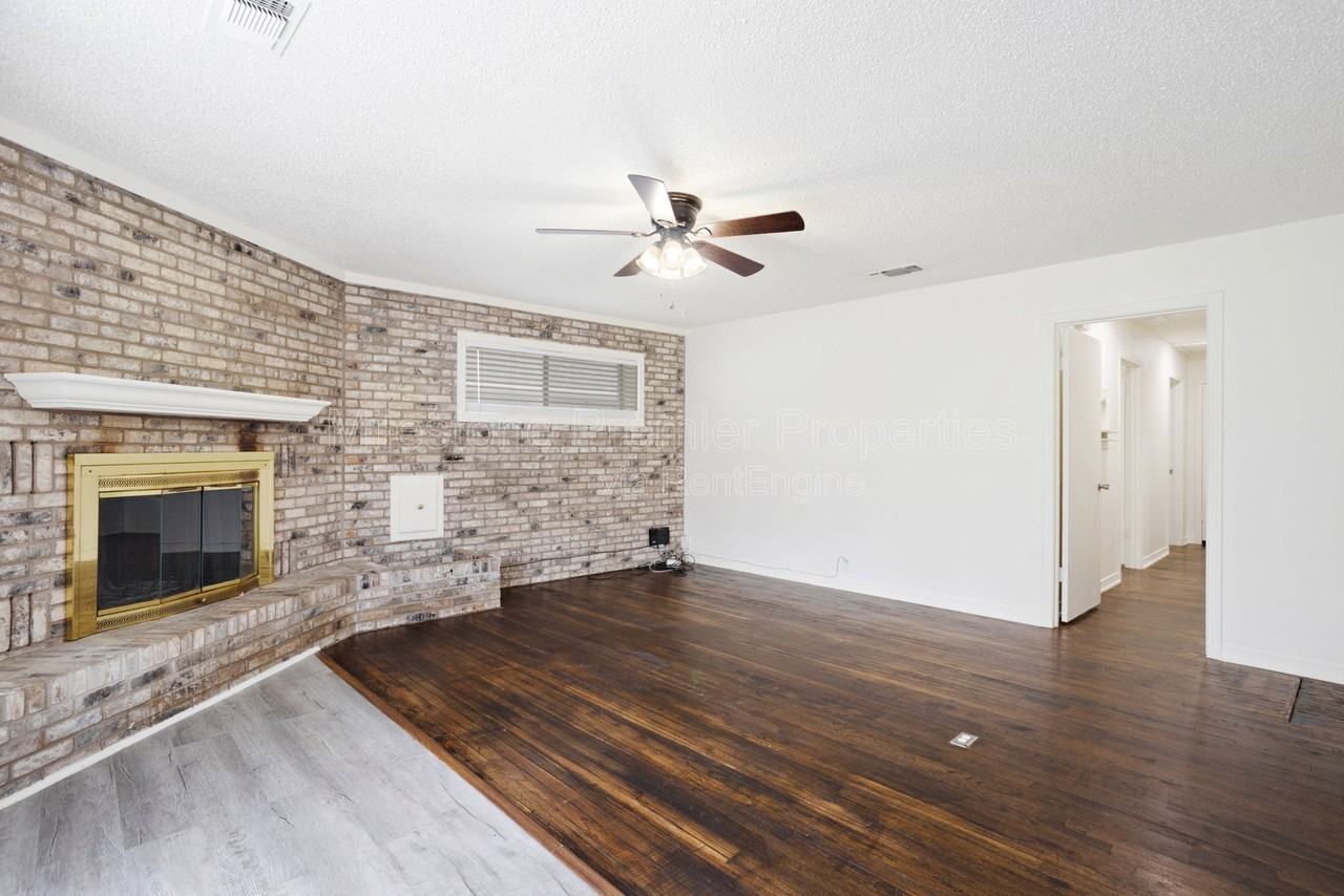 1512 N Highland Ave - Photo 3 of 31