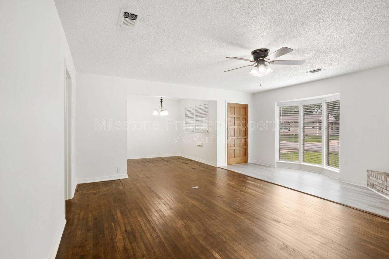 1512 N Highland Ave - Photo 5 of 31