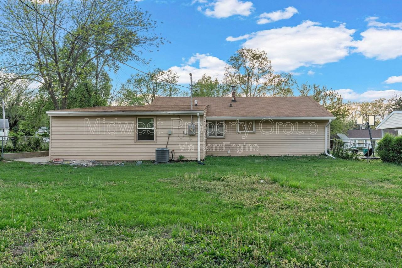 5520 Holborn Dr - Photo 6 of 31