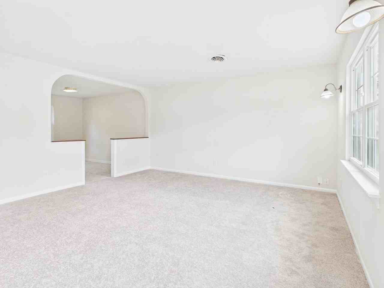 2336 Sara Ln - Photo 6 of 31