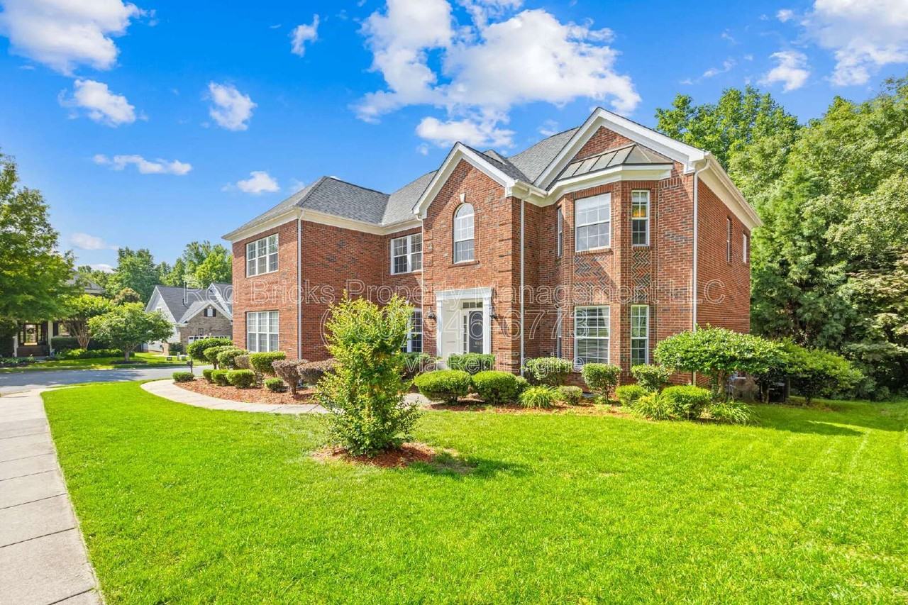 8100 Morehouse Dr - Photo 2 of 40