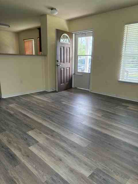 619 North Vionett Lane - Photo 3 of 25