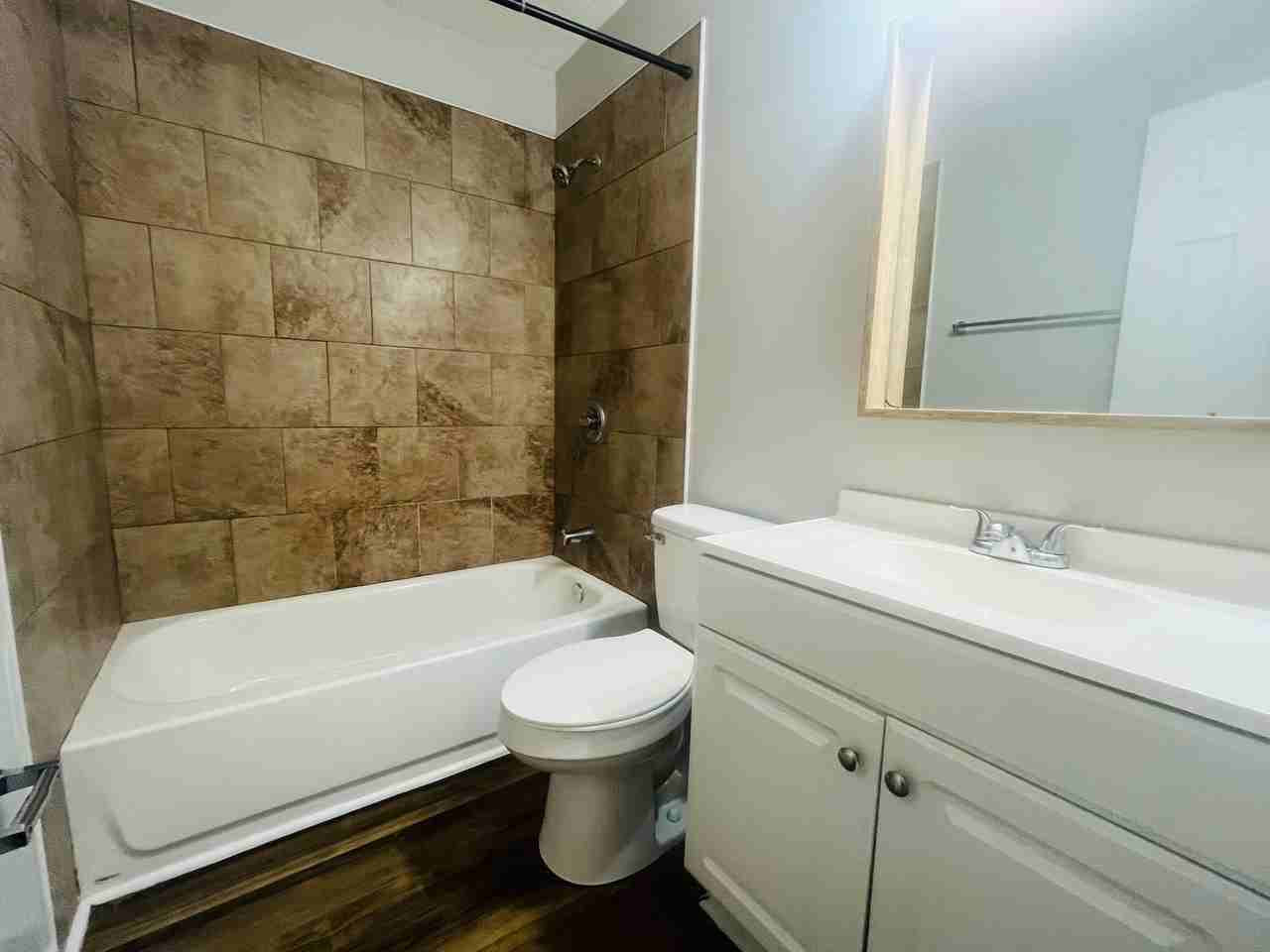 406 Russell Pkwy #11 - Photo 5 of 9