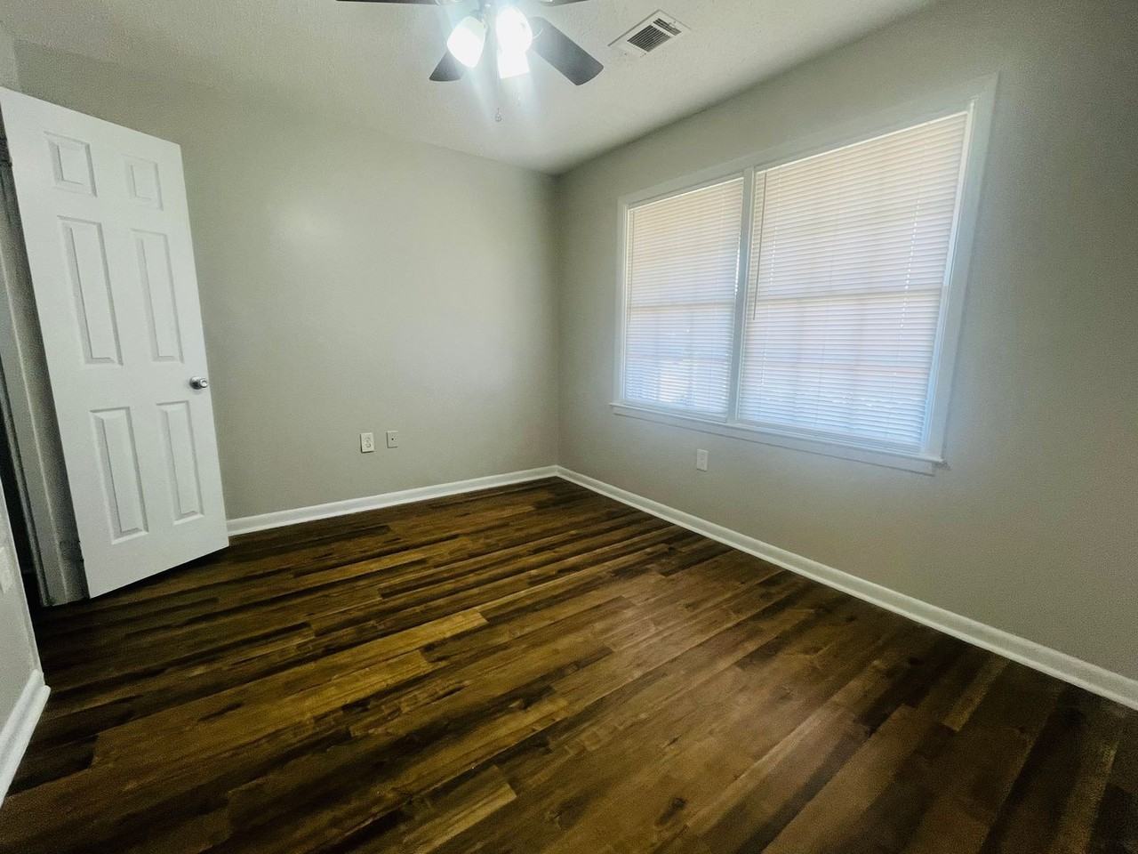 406 Russell Pkwy #11 - Photo 6 of 9