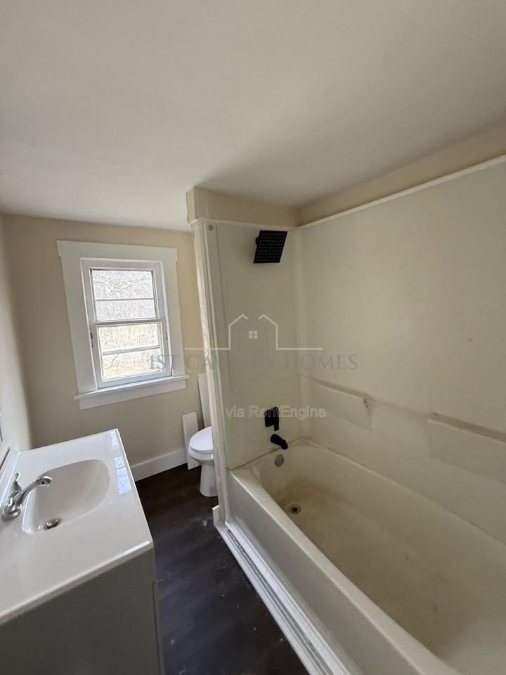 2213 17th St Ne - Photo 5 of 10