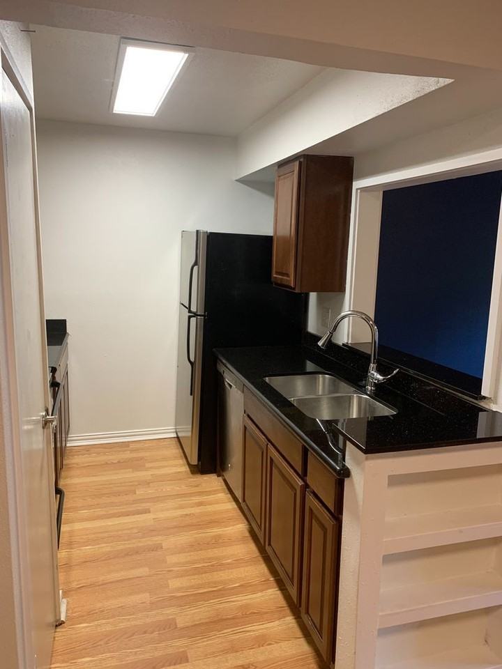 1100 Augusta Dr #18 - Photo 6 of 20