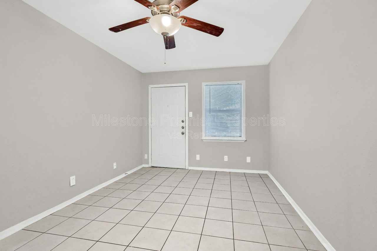 816 S Crockett St #3 - Photo 5 of 15