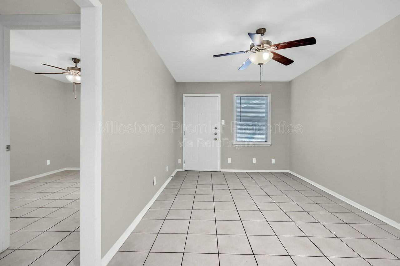 816 S Crockett St #3 - Photo 7 of 15