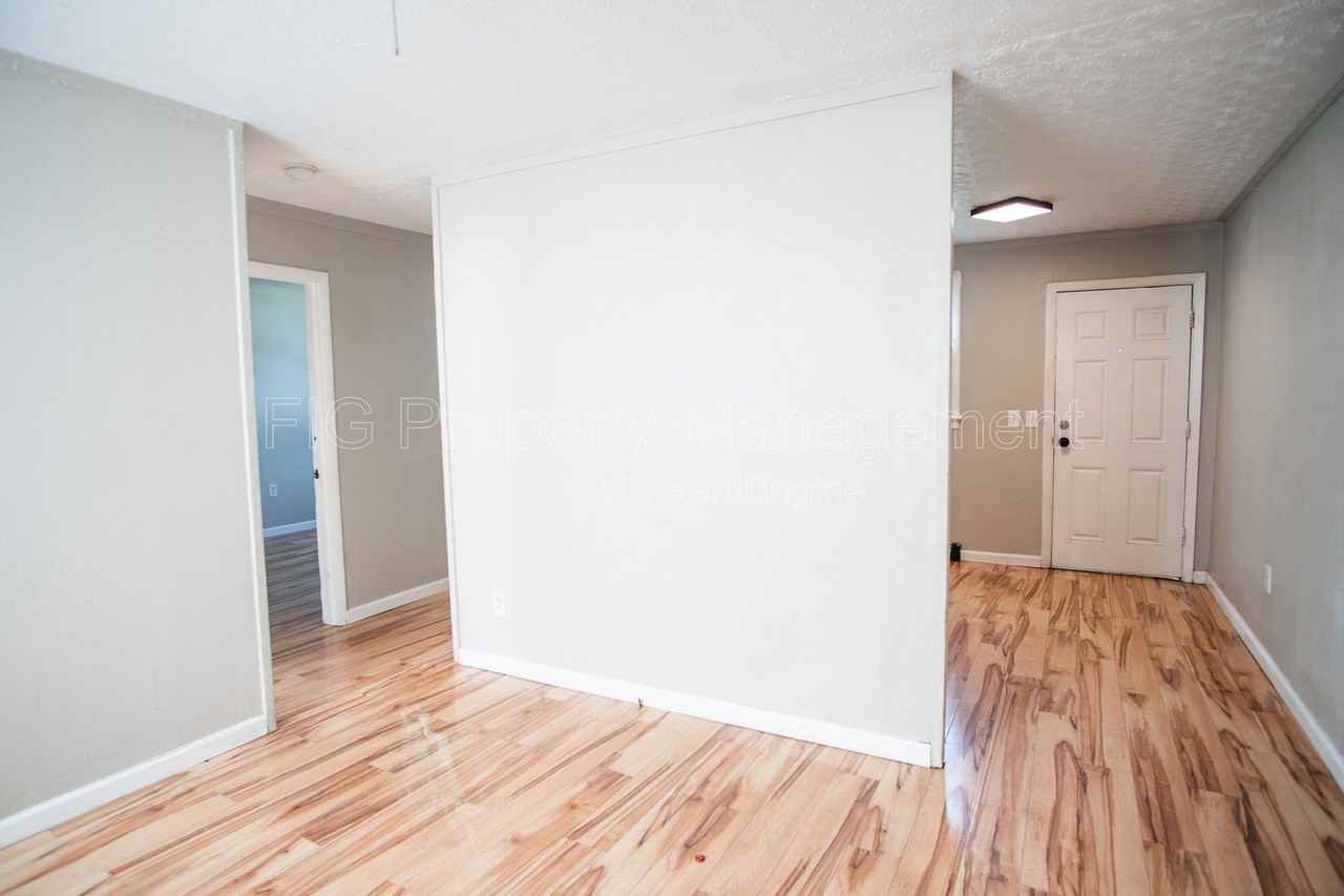 1416 Chicago Ave - Photo 3 of 14