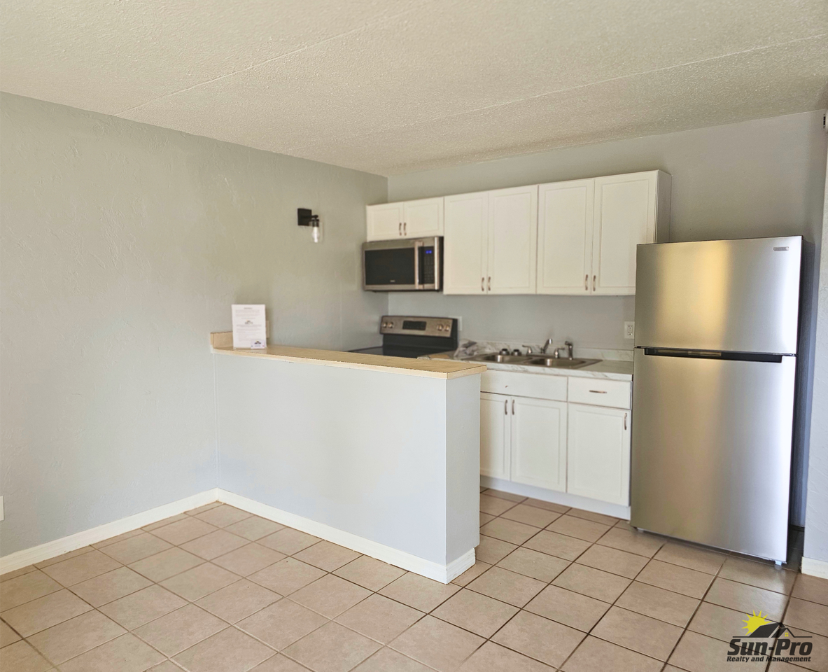 515 Silver Beach Ave #3 - Photo 4 of 21