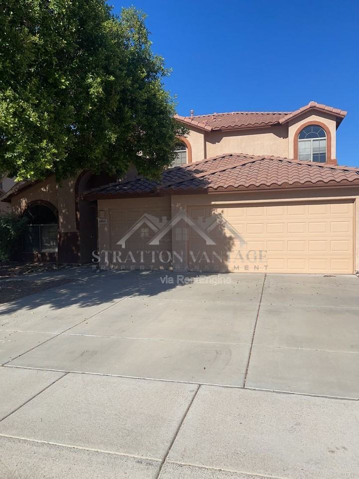 6814 W Lariat Ln - Photo 2 of 41