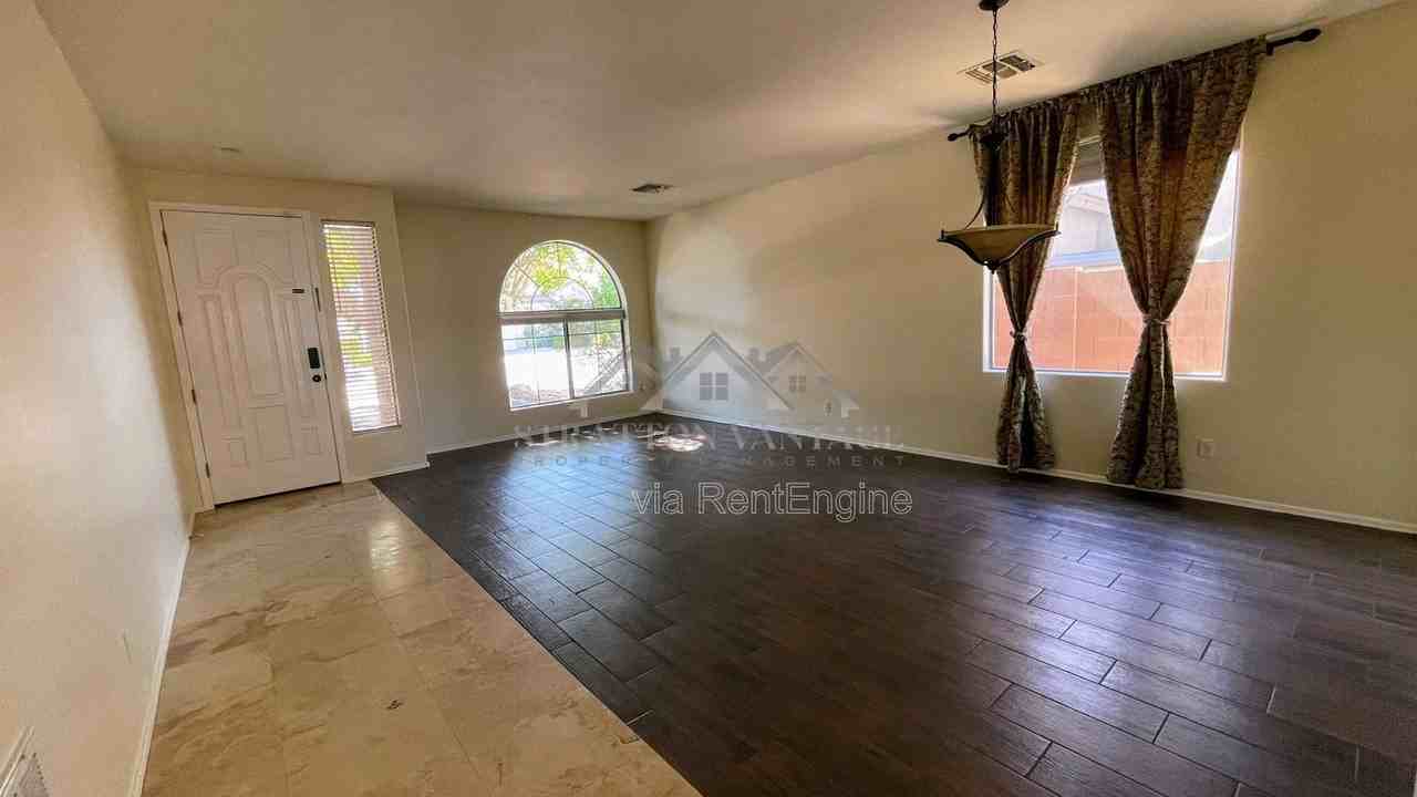 6814 W Lariat Ln - Photo 7 of 41