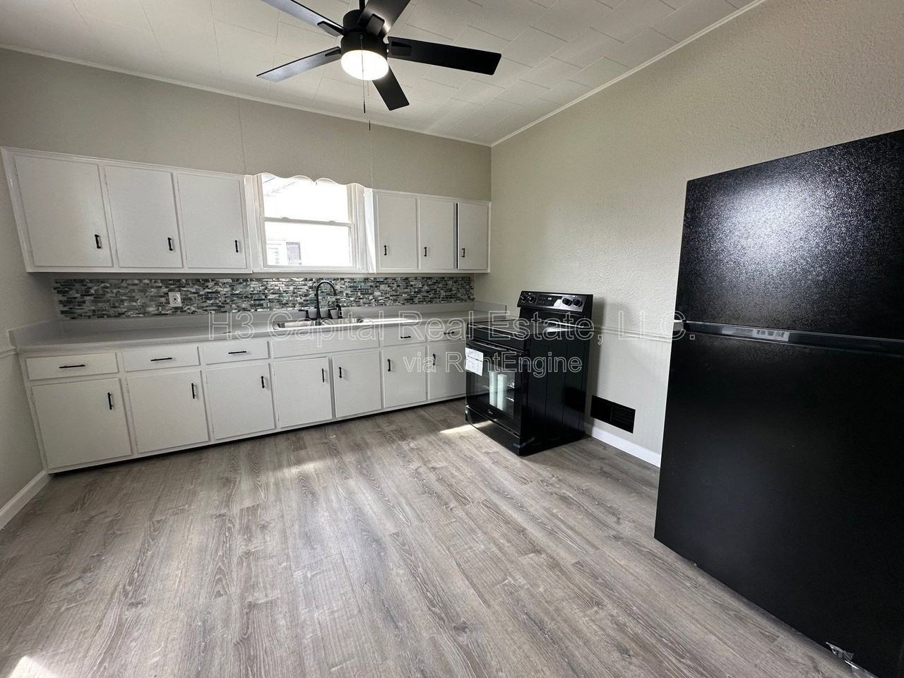 855 E Acton Ave - Photo 2 of 9