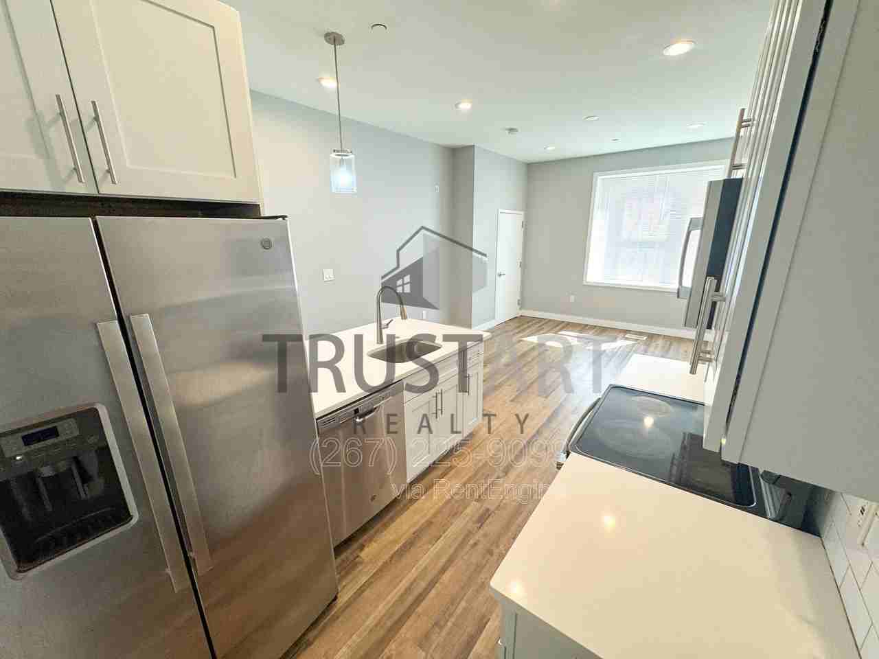 1712 N Marshall St #1 - Photo 3 of 12