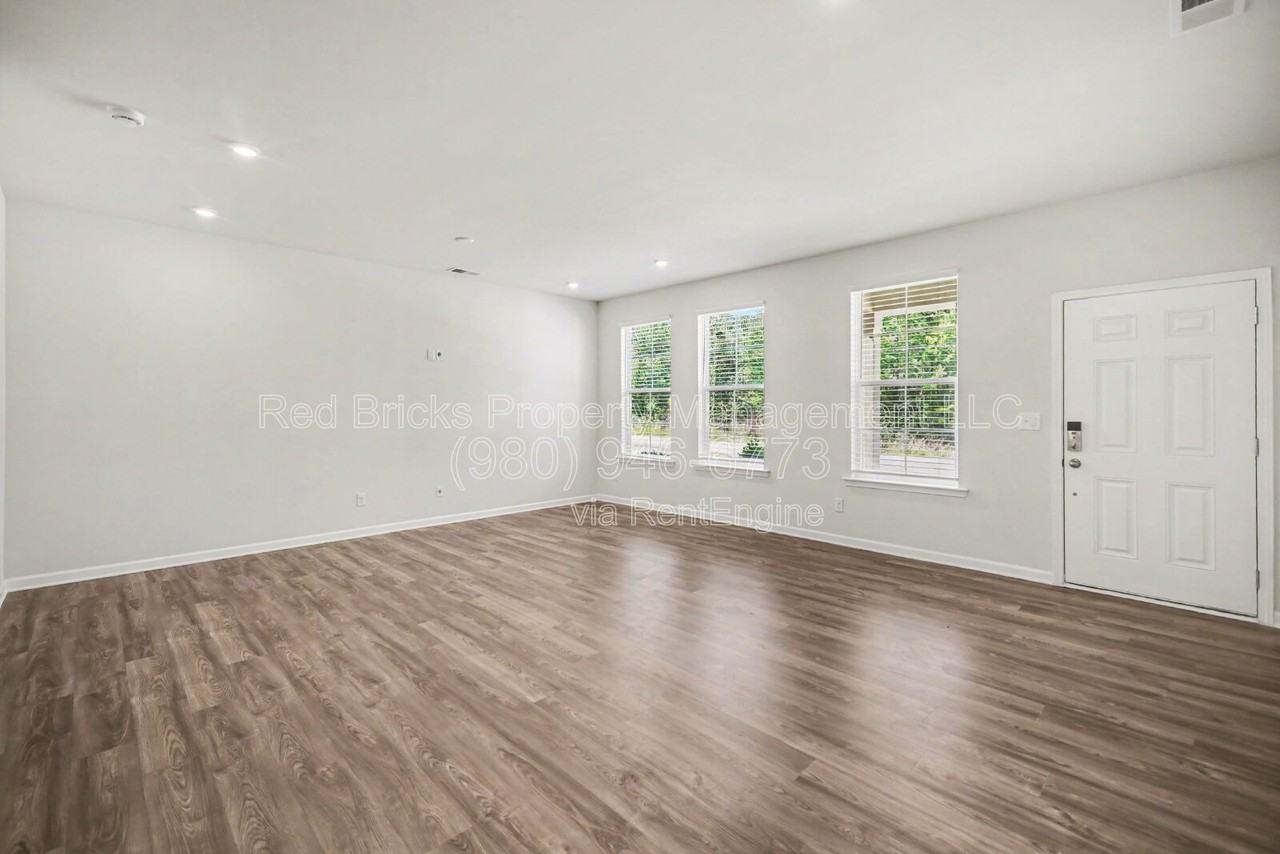 7828 Nelson Rd - Photo 7 of 27