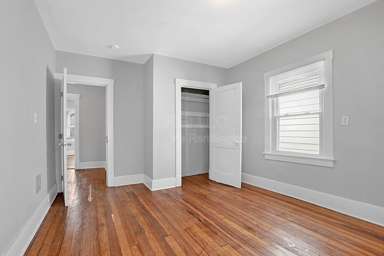 627 S 38th St - Photo 7 of 12