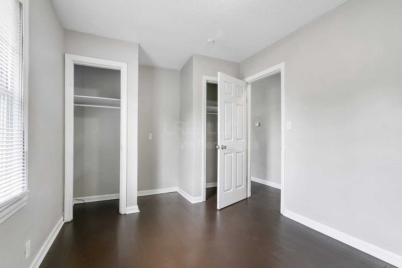 2408 Blackiston Mill Rd - Photo 3 of 14