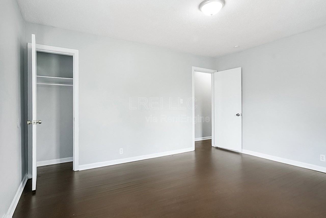 2408 Blackiston Mill Rd - Photo 5 of 14