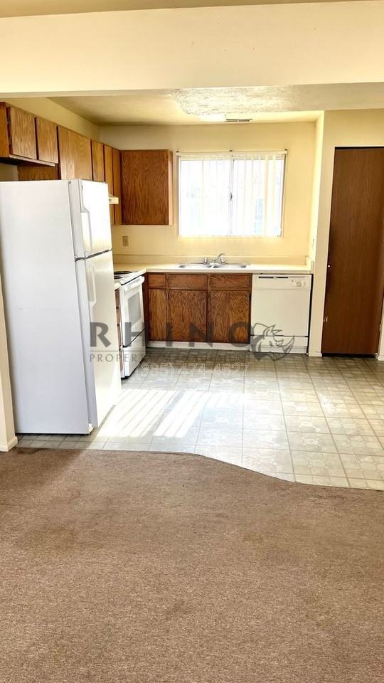 449 N 1465 W - Photo 2 of 10