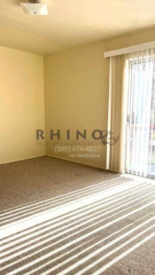 449 N 1465 W - Photo 3 of 10